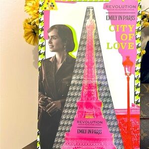 Revolution Neon Green Makeup Palette